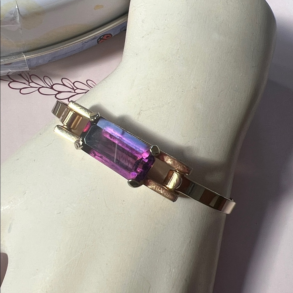 Vintage Avon Purple Faceted Glass Stone Gold Tone Hinged Bangle Bracelet 7"
